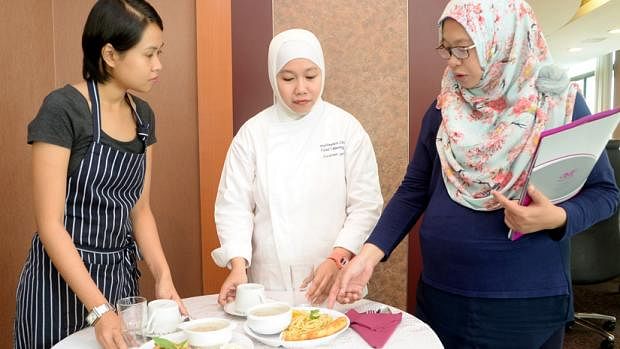 Diploma perkhidmatan makanan amalan halal