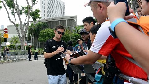 GRAND PRIX SINGAPURA SINGAPORE AIRLINES Pelawat dari serata dunia siap untuk saksikan F1