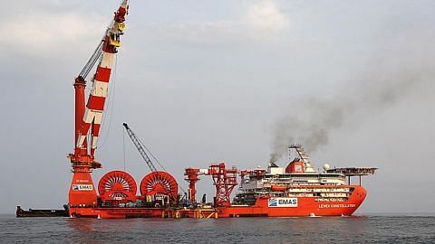 Firma marin Ezra muflis: Harga saham minyak dan gas S'pura susut
