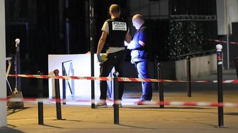 7 wounded, including 2 British tourists, in Paris knife attack