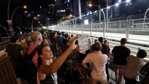 Lewis Hamilton wins Singapore Grand Prix, extends drivers' championship lead