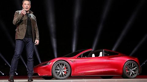 Elon Musk usahawan teknologi berwawasan jauh