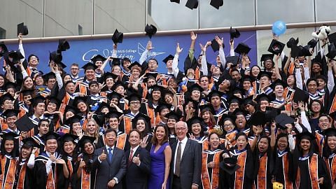 Hampir semua lulusan perintis Kolej Yale-NUS dapat kerja dalam enam bulan pertama