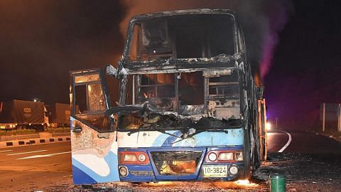 21 pekerja Myanmar maut apabila bas tuju Bangkok terbakar