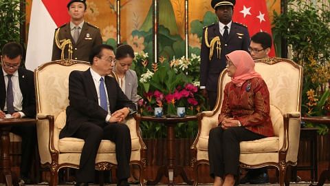 PM China temui Presiden Halimah di Istana PM Lee: Manfaatkan dorongan hubungan positif Asean-China