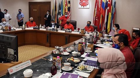 Umno tangguh perhimpunan agung tapi akan teruskan pemilihan pimpinan parti