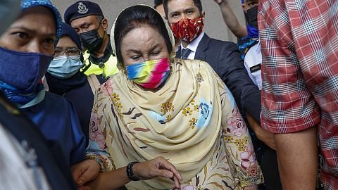 Rosmah sedih, tertekan diarah bela diri