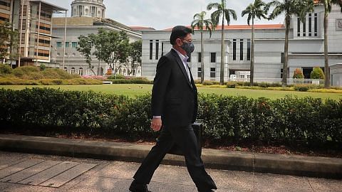 DPM Heng berjalan kaki ke Parlimen bentang bajet