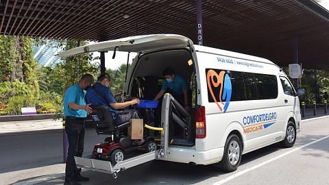 ComfortDelGro lancar bas mini mesra pengguna kerusi roda