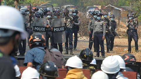 Anggota polis Myanmar enggan ikut perintah tembak pembantah