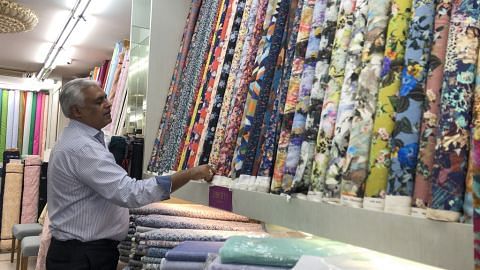 Niaga kain, tekstil sekitar Arab Street terus mencabar