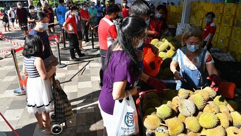 Durian semurah $2 tarik barisan panjang