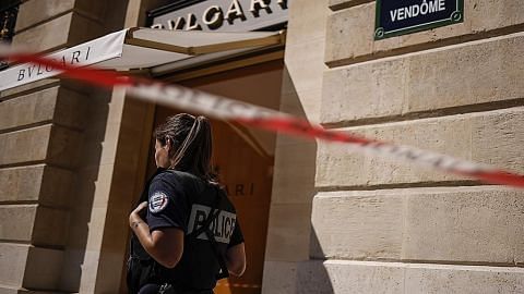 Percubaan rompakan barang kemas bernilai $16j di Paris