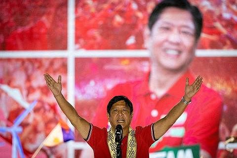 TUGAS BESAR: Bakal presiden baru Filipina, Encik Ferdinand Marcos Junior, diharap dapat membebaskan rakyat negeri itu daripada cengkaman kemiskinan. - Foto REUTERS