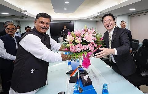 PERKUKUH KERJASAMA: Dalam pertemuan Encik Wong bersama Menteri Kesihatan India, Encik Mansukh Mandaviya, mereka antara lain berbincang bagaimana Singapura dan India boleh bekerjasama untuk memperkukuh kerjasama kesihatan dan bersiap sedia bagi pandem