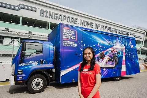 TIMBA PENGALAMAN BARU: Nasuha, seorang pelajar pengurusan acara tahun pertama, antara lebih 900 pelajar ITE yang terpilih untuk menyokong pengendalian Grand Prix Singapura tahun ini. - Foto ITE