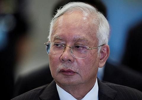 MOHON SEMAKAN: Encik Najib Tun Razak, telah memfailkan permohonan semakan kehakiman bagi membenarkan beliau menghadiri sidang parlimen memandangkan beliau masih Ahli Parlimen Pekan, Pahang. l