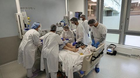 Hampir 26,000 pesakit di hospital Perancis