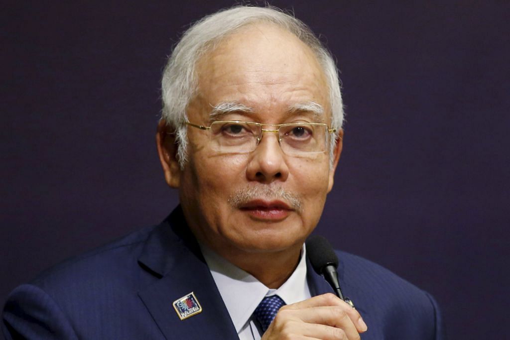 Mahathir fail saman ke atas Najib