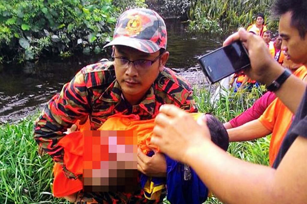 Budak disambar buaya tika mandi sungai di Sarawak