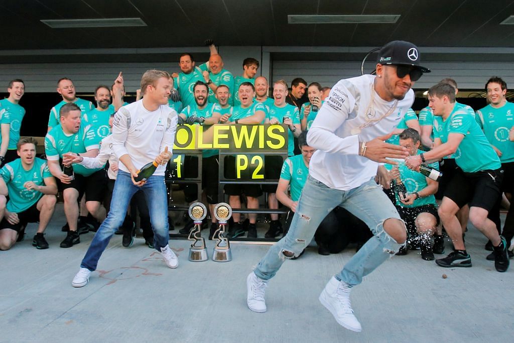 Mercedes: Rosberg dan Hamilton dapat layanan sama