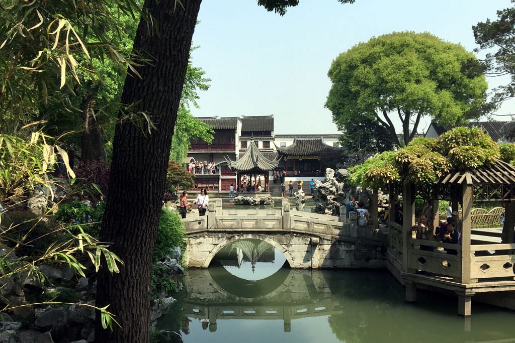 Teroka taman batu batan, lintasi jambatan kebanggaan Suzhou