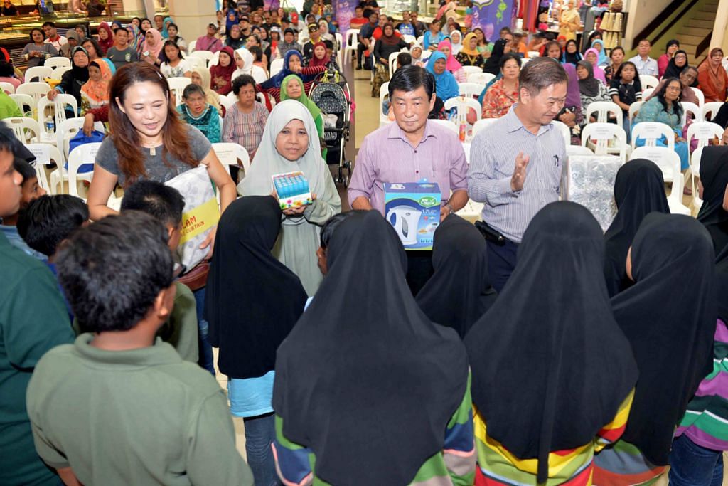 MENJELANG RAMADAN Pekedai Joo Chiat Complex raikan kanak-kanak Pertapis