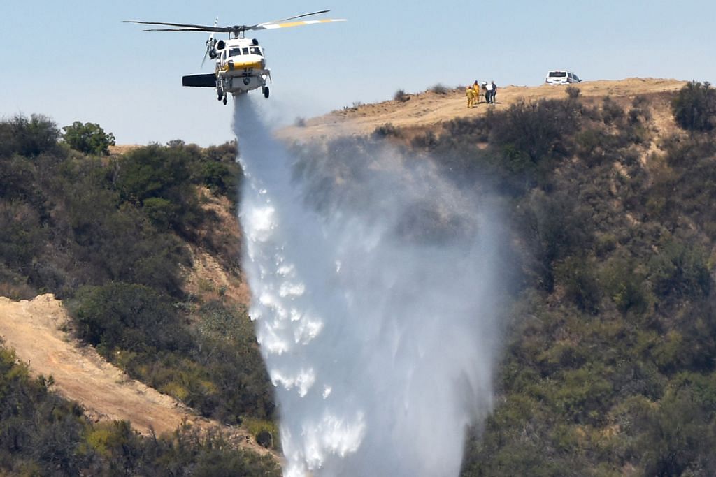 Kebakaran hutan dekat Los Angeles paksa 5,000 keluarga pindah