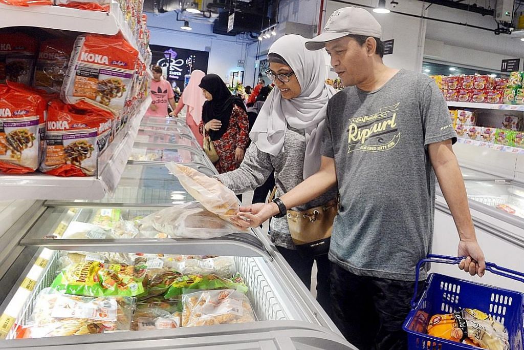 Pasar raya tawar lebih 8,000 jenis produk halal