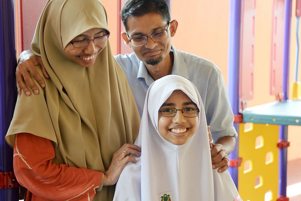 Kejutan manis sebagai pelajar terbaik Madrasah Al-Ma'arif