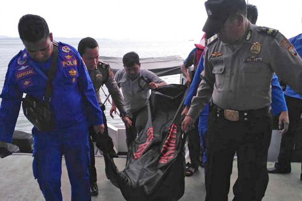 Polis Riau siasat mayat pekerja Singapura terjatuh ke dalam laut