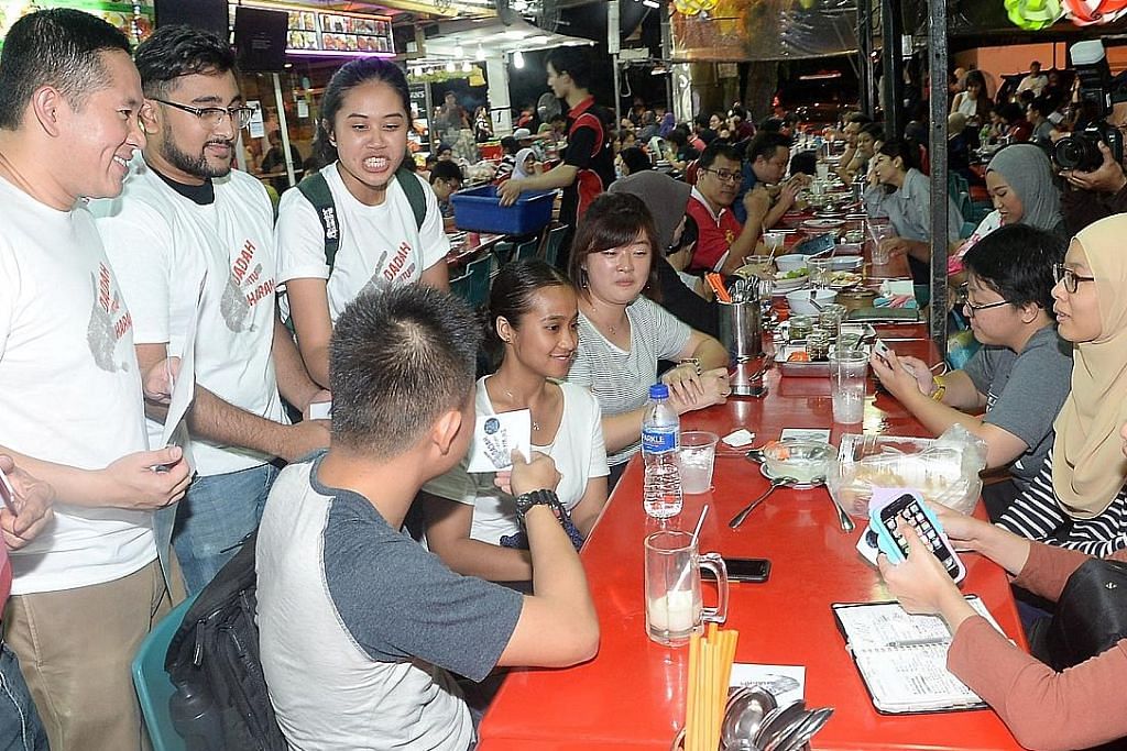 70 relawan sebar mesej antidadah di tempat makan malam