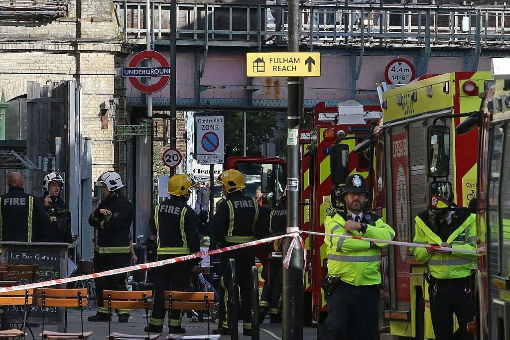 Letupan di stesen kereta api di London: Britain anggap kejadian tindakan ganas