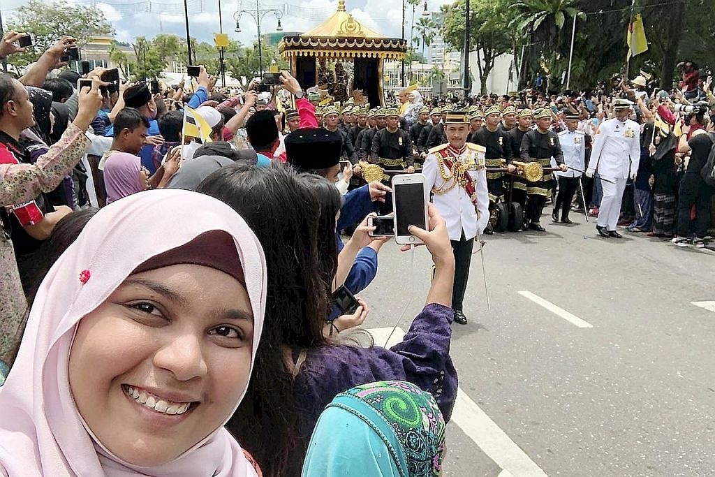 Ribuan rai jubli emas Sultan Brunei
