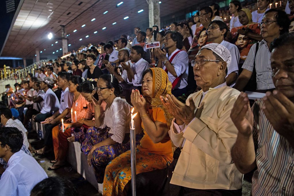 Ribuan warga Myanmar berbilang agama pamer perpaduan