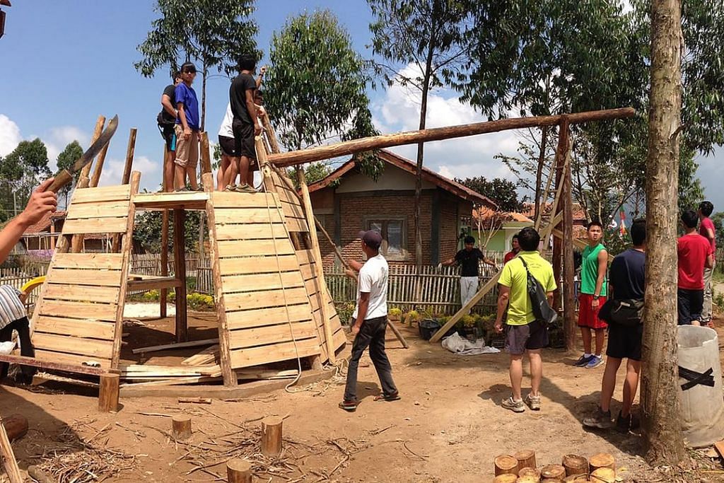 Gembira lihat anak desa Indonesia ada ruang belajar sambil bermain