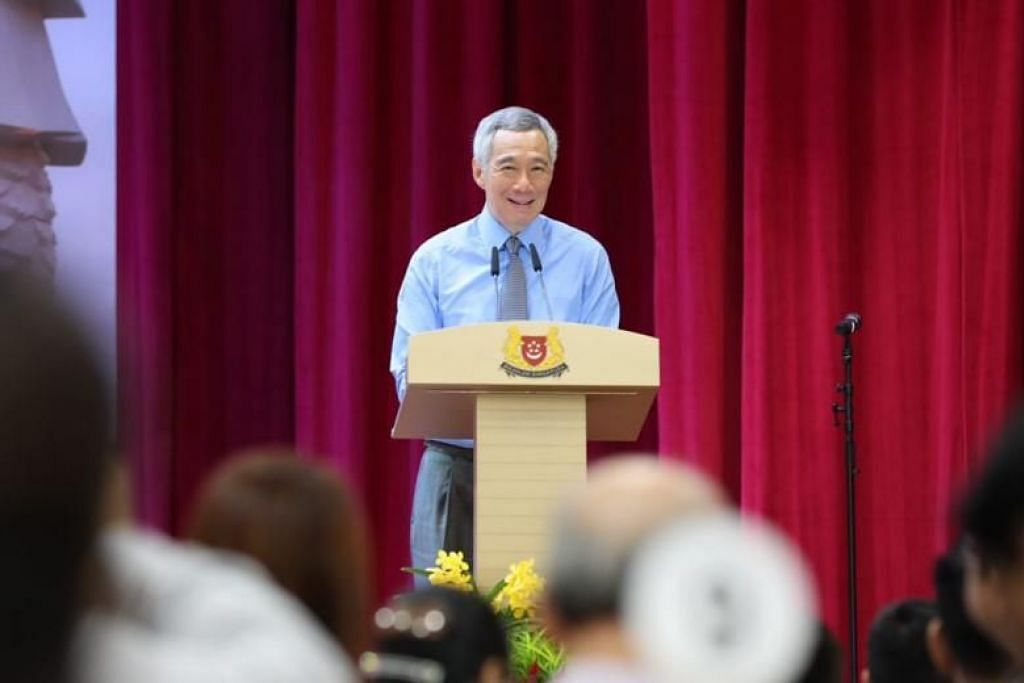 Taking up citizenship a two-way process: PM Lee