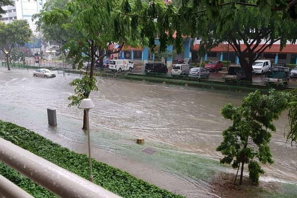 Flash floods hit parts of Singapore, including KPE, due to heavy downpour