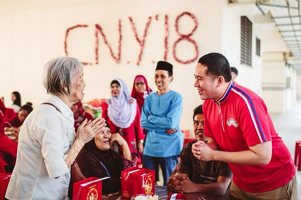 Relawan Melayu ber'Gongxi' habuan dengan penduduk Cina