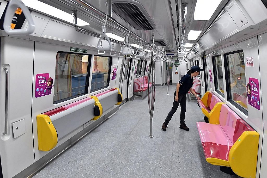 Kerusi lipat di tren baru bagi tampung lebih ramai penumpang
