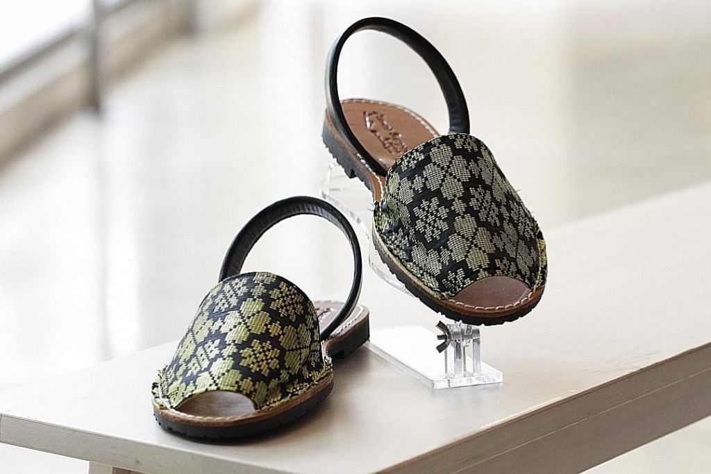 Sandal songket unik gabungan seni Sepanyol, Melayu