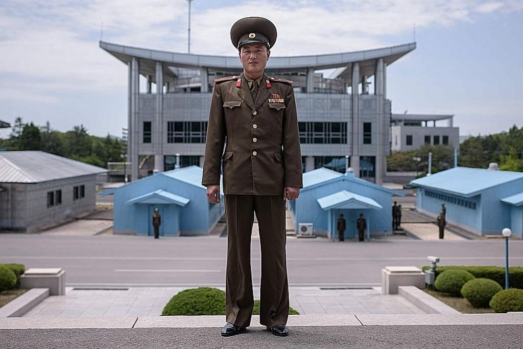 PERTEMUAN BERSEJARAH PEMIMPIN KOREA Kim Jong-un melintas masuk ke Korea Selatan