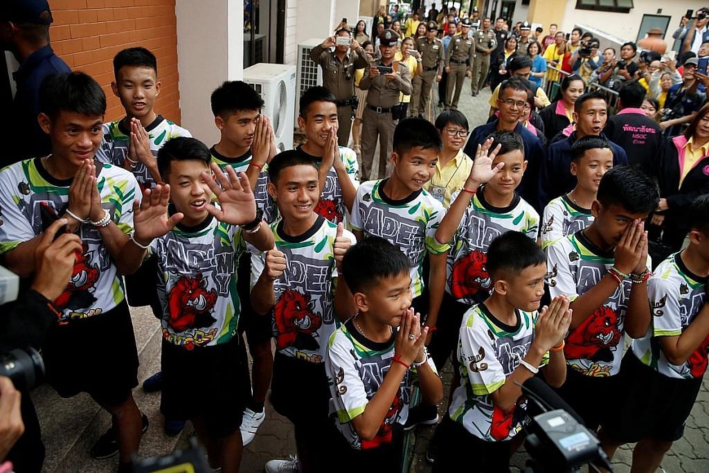 13 mangsa yang diselamat dari gua Thai diizin keluar hospital