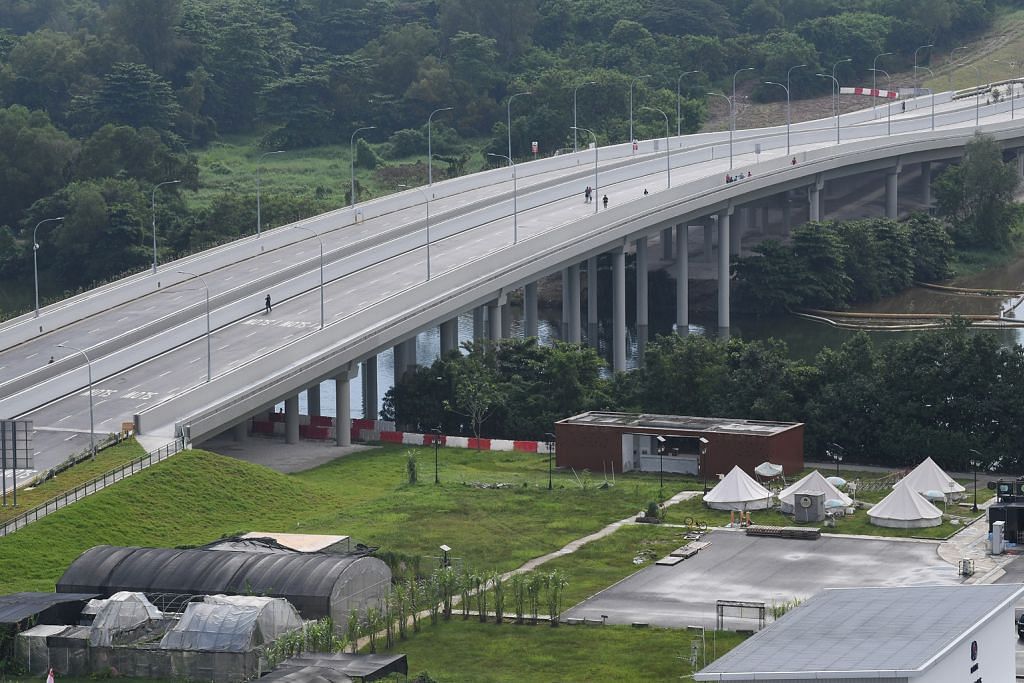 Jalan raya kurangkan kesesakan dibuka di Punggol, setahun lebih awal