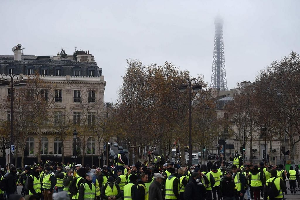 Bantahan kos sara hidup:Perancis akan tutup Menara Eiffel