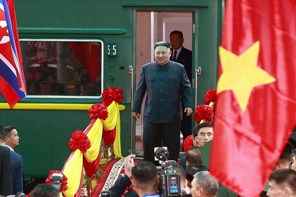Kim tiba di Vietnam bagi sidang puncak dengan Trump