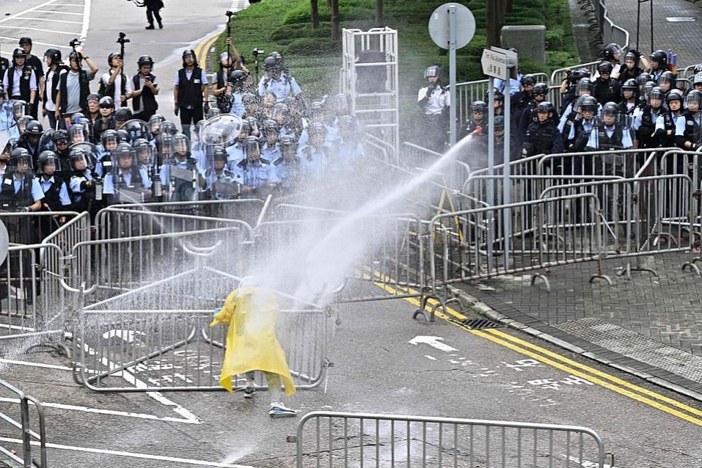 Tunjuk perasaan di Hongkong hambat perbahasan Parlimen