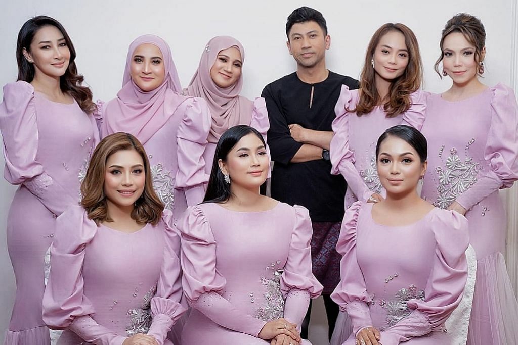 Pereka fesyen SG cipta busana pengantin Kak Lina PEREKA FESYEN SELEBRITI