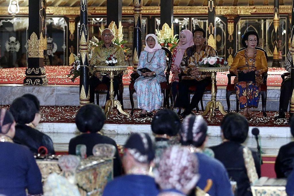 LAWATAN RASMI PRESIDEN KE INDONESIA Presiden Halimah: Peluang kerjasama ekon digital S'pura, Indonesia luas