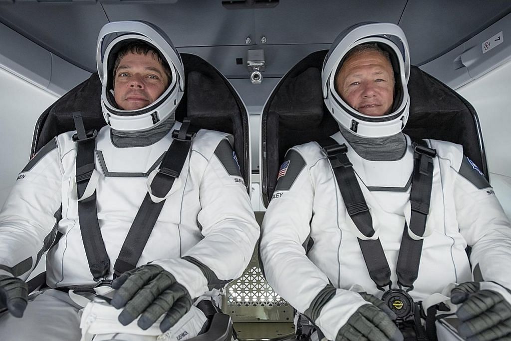 Angkasawan Nasa dalam SpaceX Crew Dragon selamat mendarat